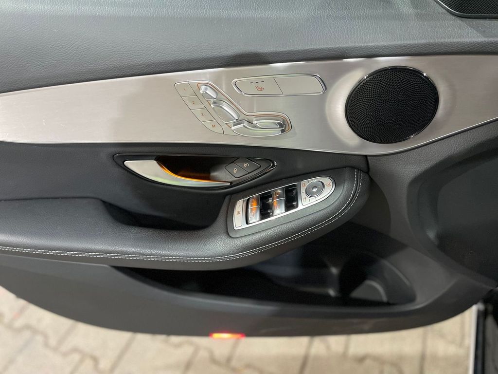 Mercedes-Benz C 300 2021