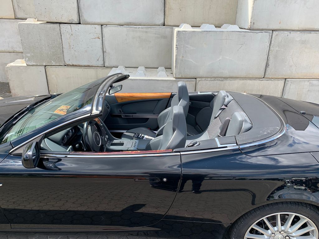 Aston Martin DB9 2006