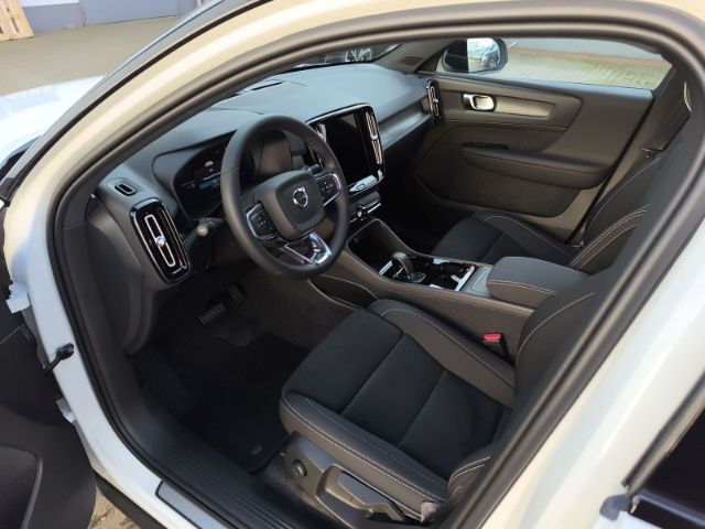 Volvo XC40 2025