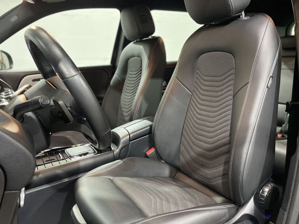 Mercedes-Benz GLB 180 2020