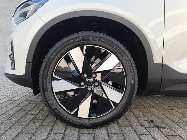 Volvo XC40 2025