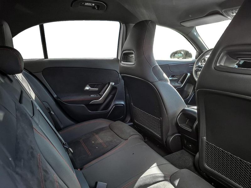 Mercedes-Benz A 200 2025