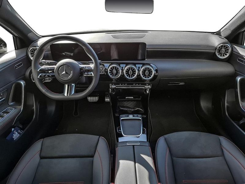 Mercedes-Benz A 200 2025