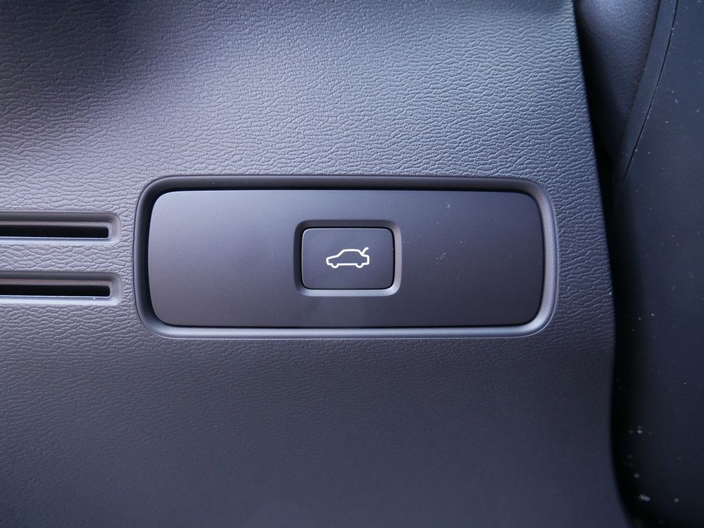 Volvo C40 2024