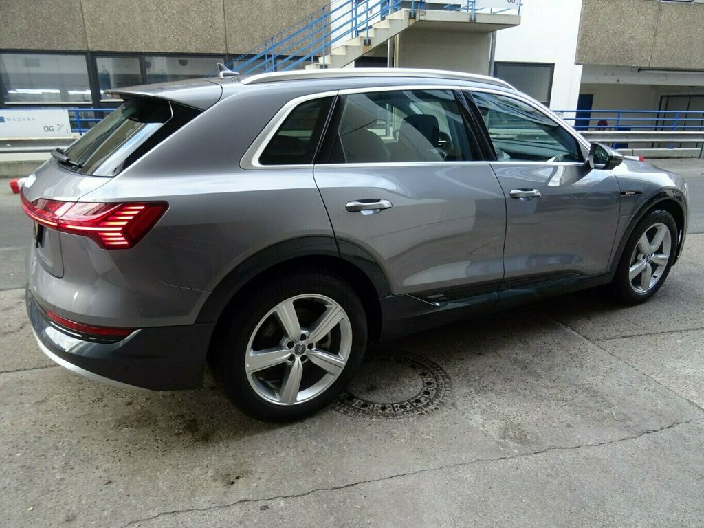Audi e-tron 2019