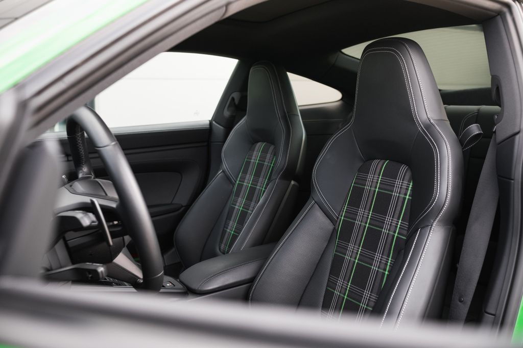 Porsche 992 2022