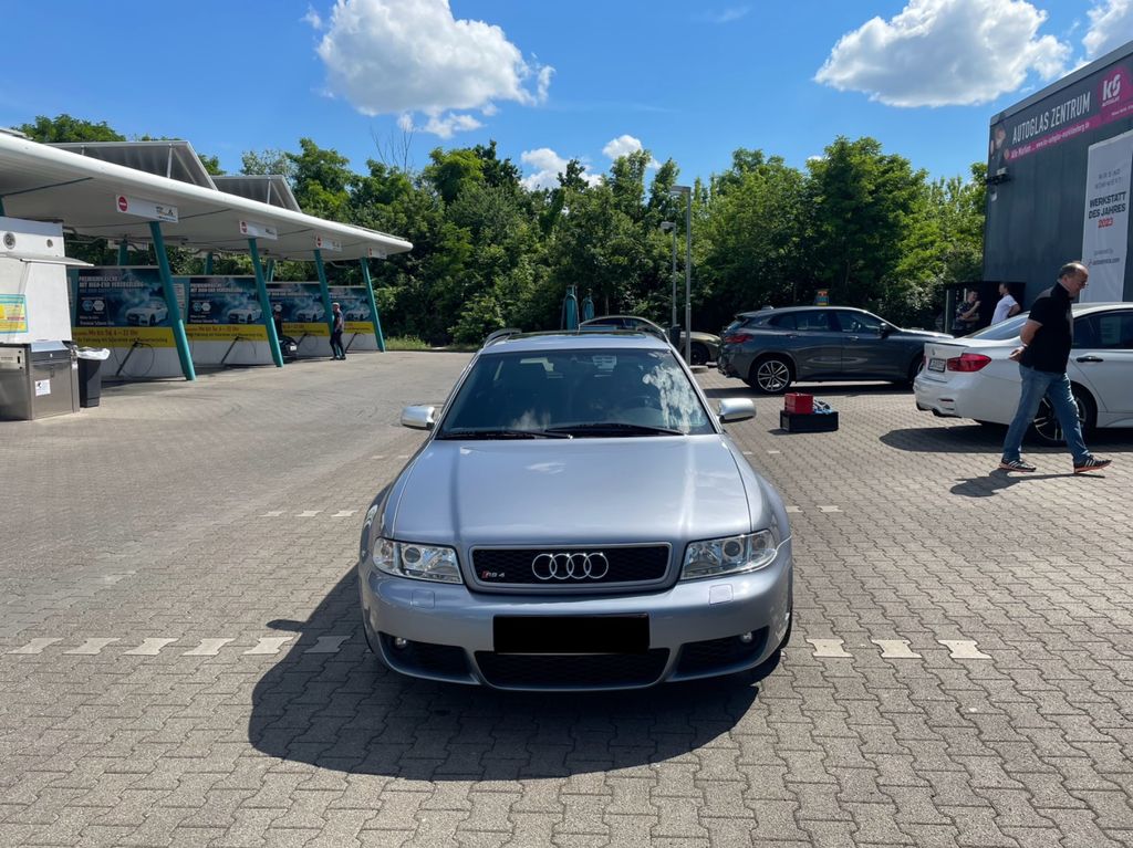 Audi RS4 2001