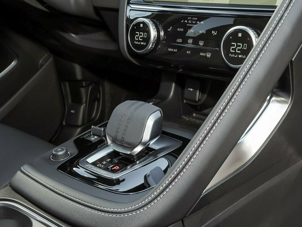 Jaguar E-Pace 2023