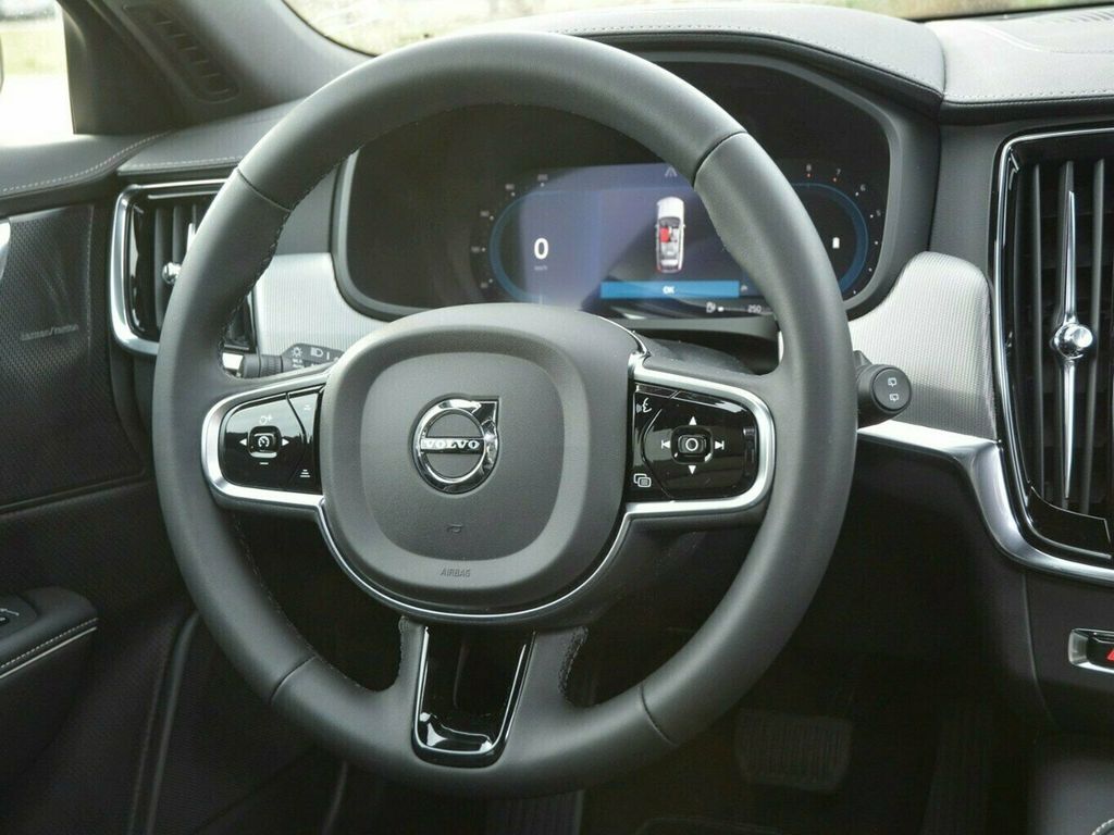 Volvo V90 2023