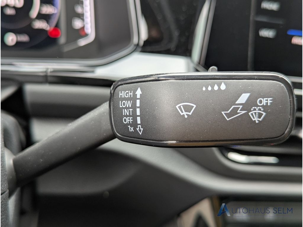 Volkswagen T-Roc 2024