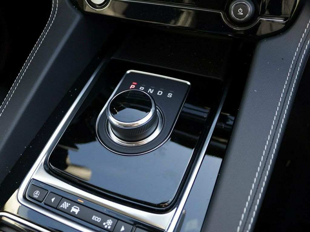 Jaguar F-Pace 2019