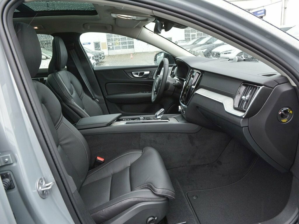 Volvo V60 2024