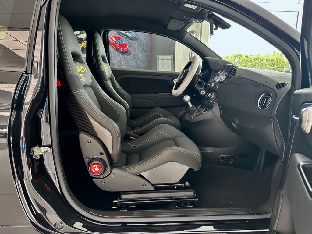Abarth 695 2024