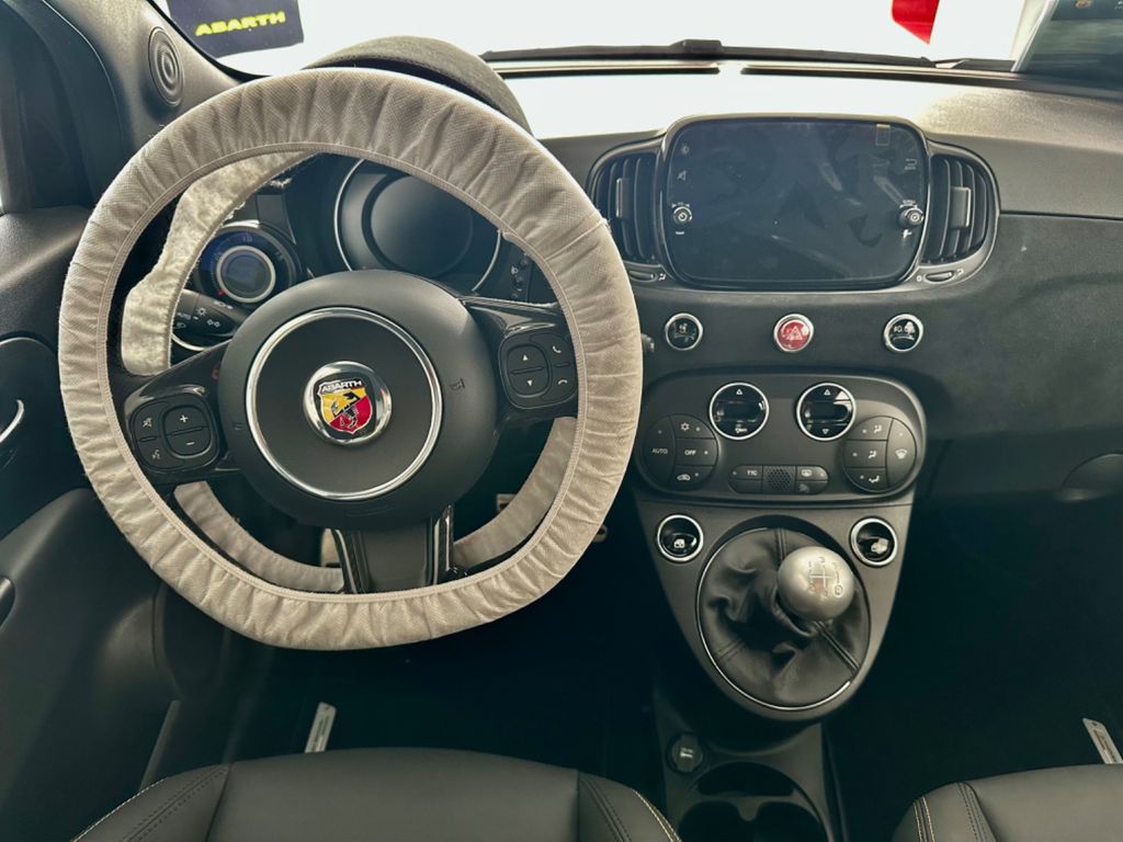 Abarth 695 2024