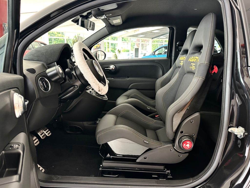 Abarth 695 2024