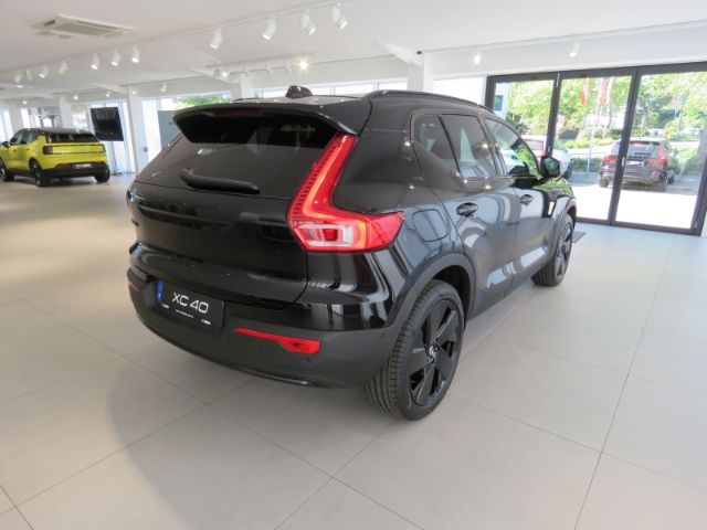 Volvo XC40 2025
