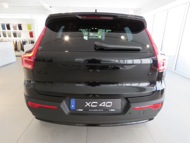 Volvo XC40 2025