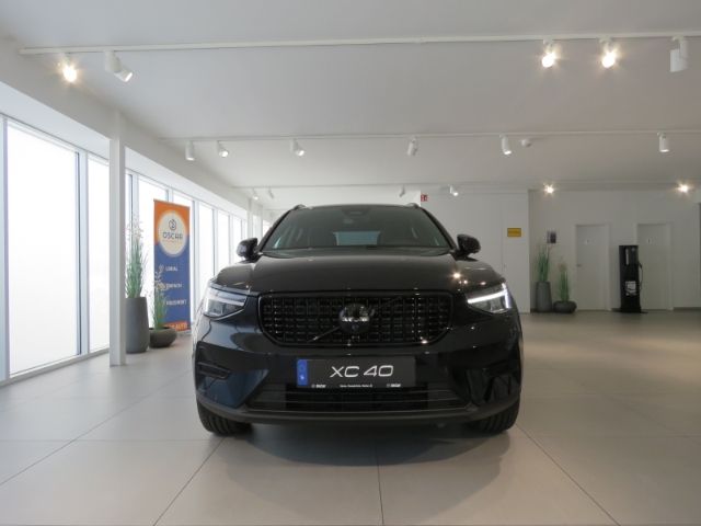 Volvo XC40 2025