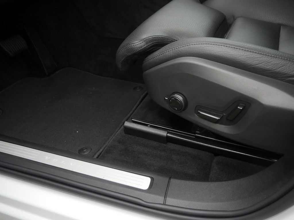 Volvo XC60 2025