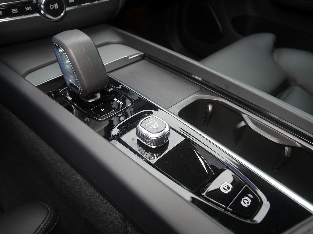 Volvo XC60 2025