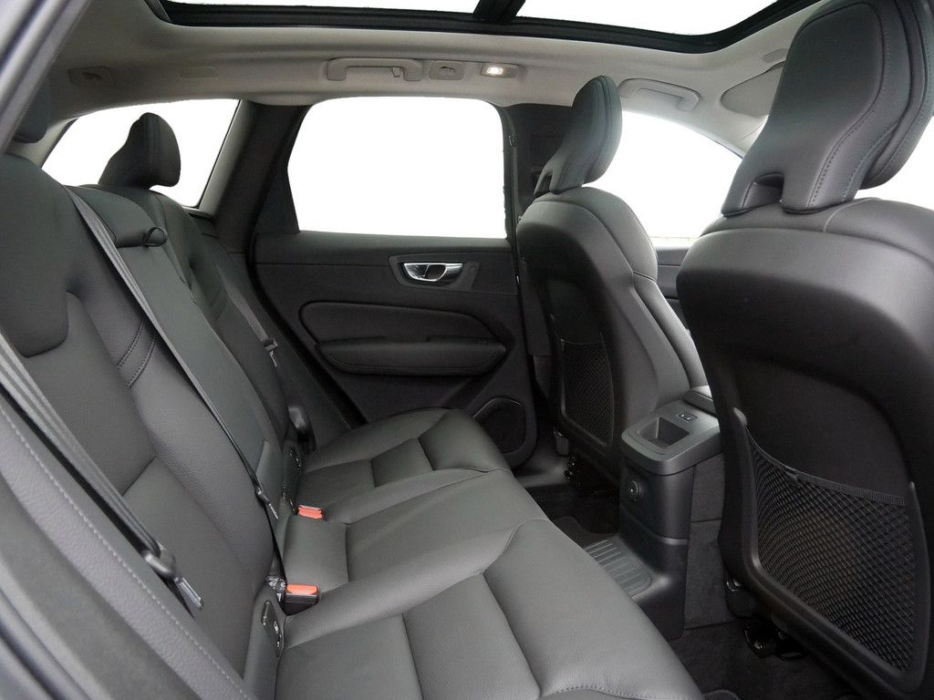 Volvo XC60 2025