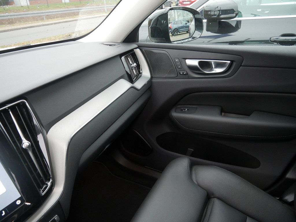 Volvo XC60 2025