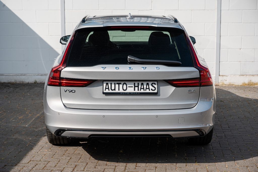 Volvo V90 2023