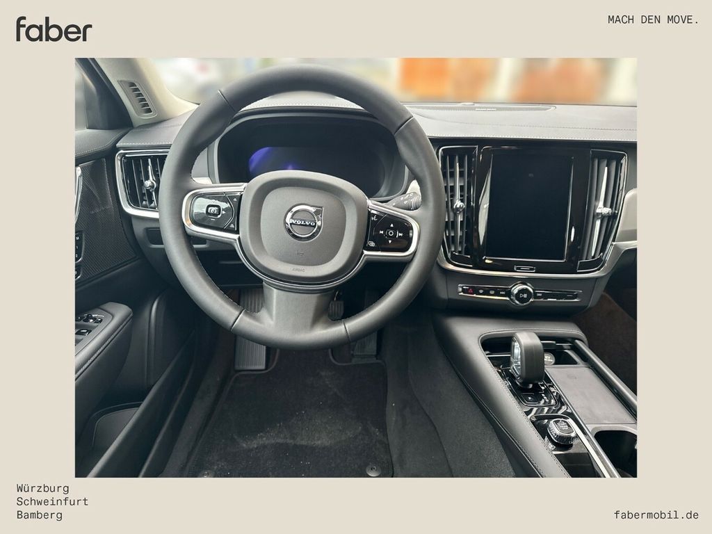 Volvo V90 2024