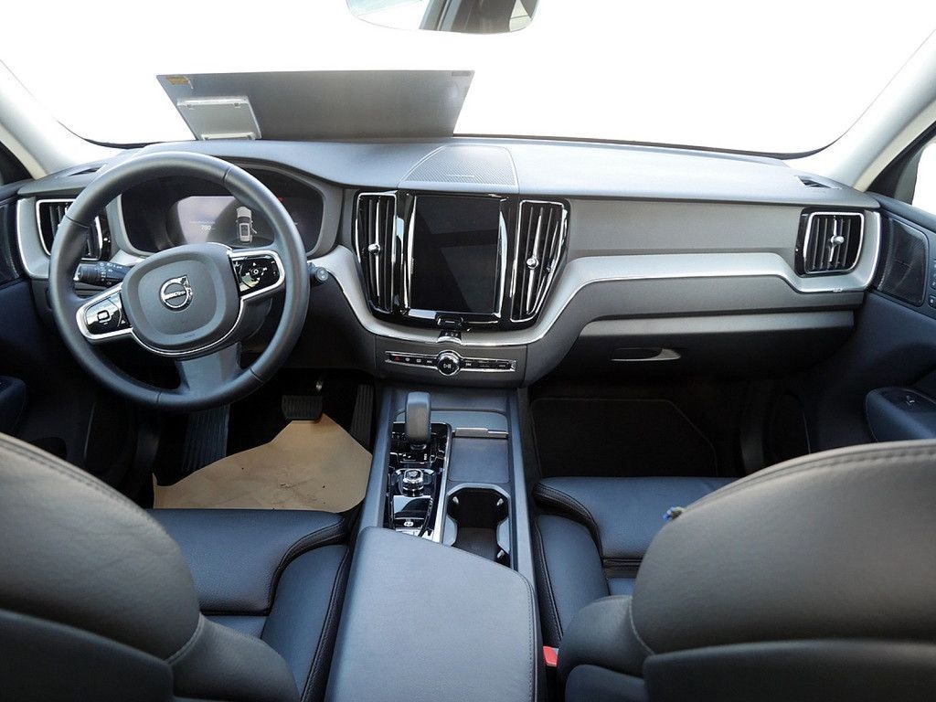 Volvo XC60 2025