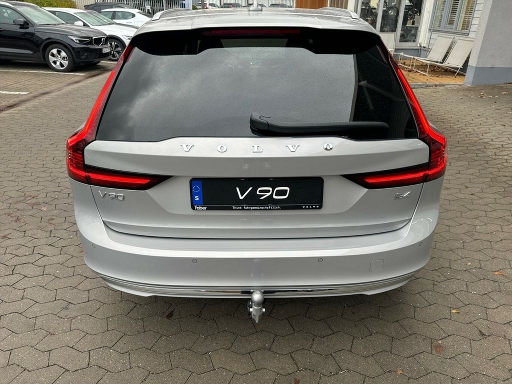 Volvo V90 2024