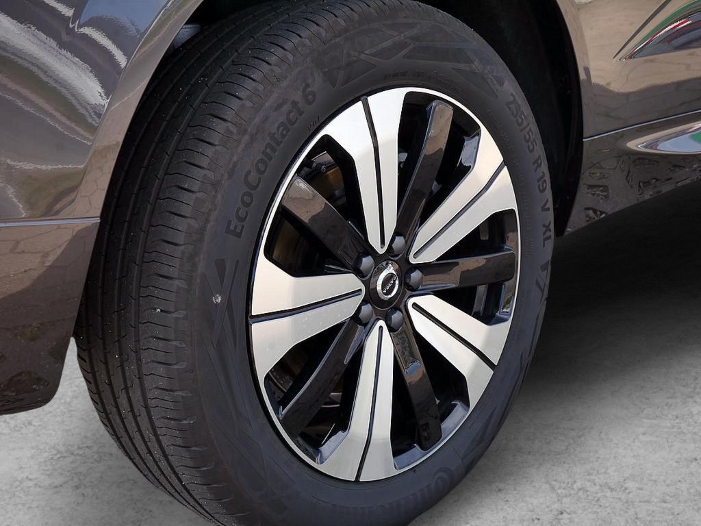 Volvo XC60 2025