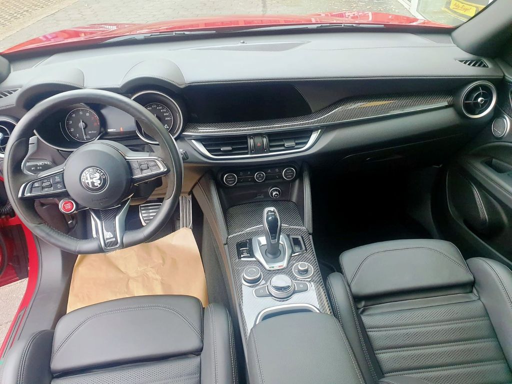 Alfa Romeo Stelvio 2023