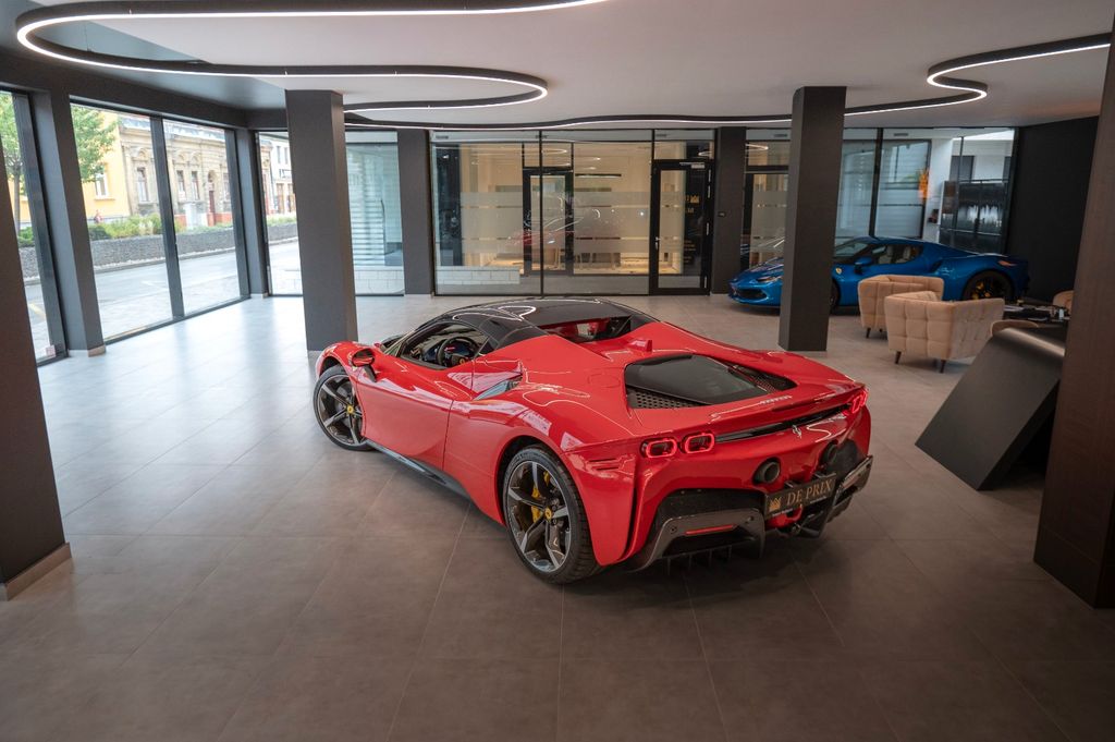 Ferrari SF90 2024