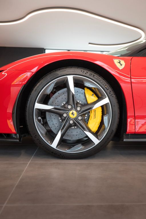 Ferrari SF90 2024