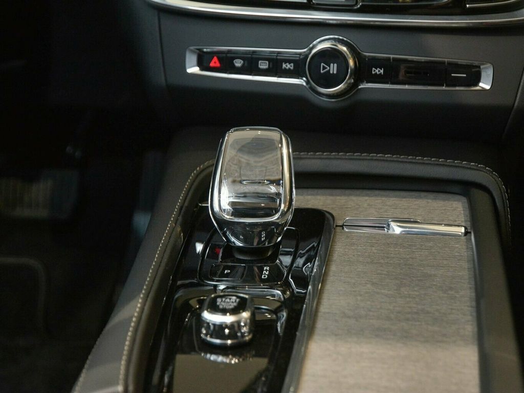 Volvo V90 2024
