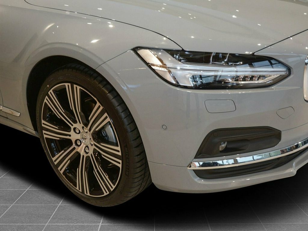 Volvo V90 2024