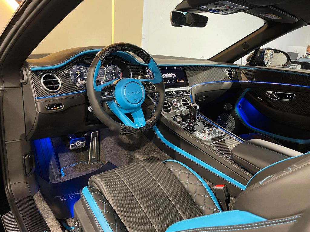 Bentley Continental GTC 2024