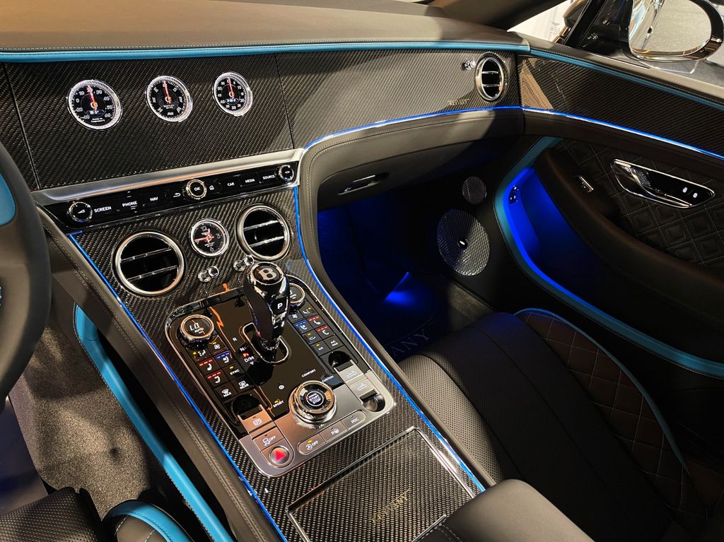 Bentley Continental GTC 2024