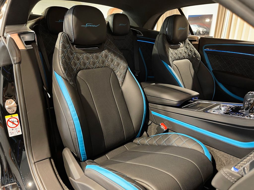 Bentley Continental GTC 2024