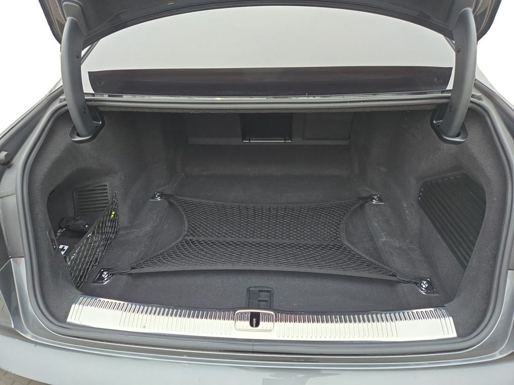 Audi A8 2023