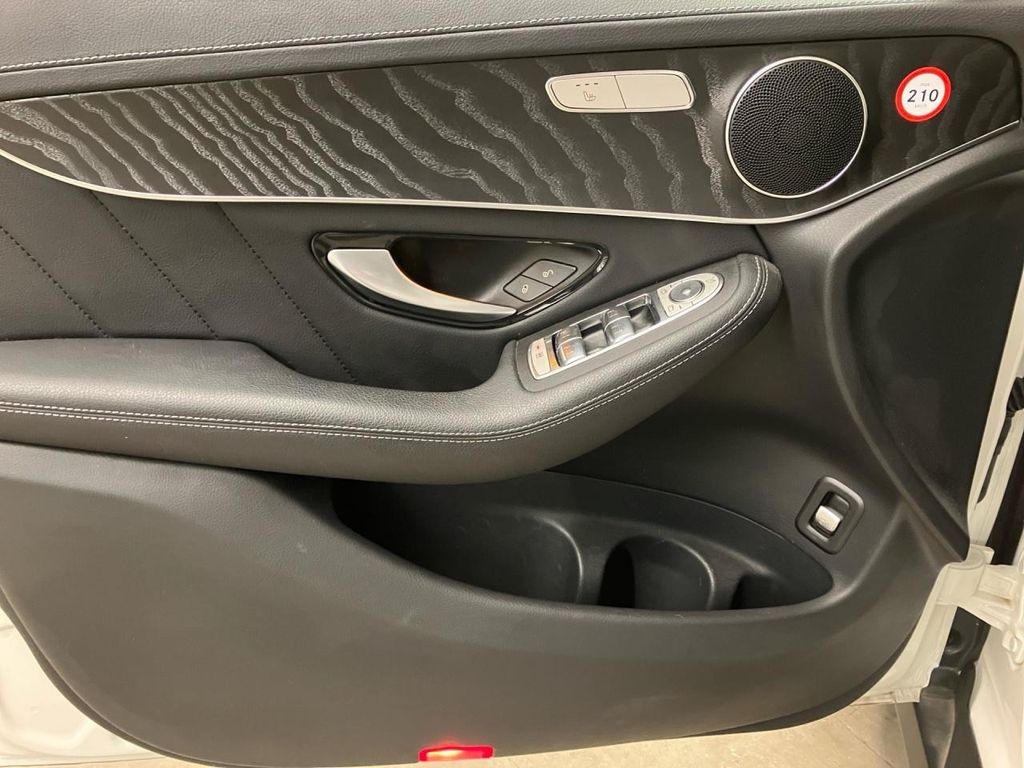 Mercedes-Benz GLC 300 2021