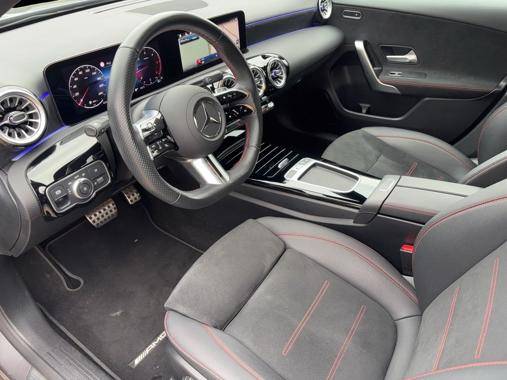 Mercedes-Benz A 220 2024