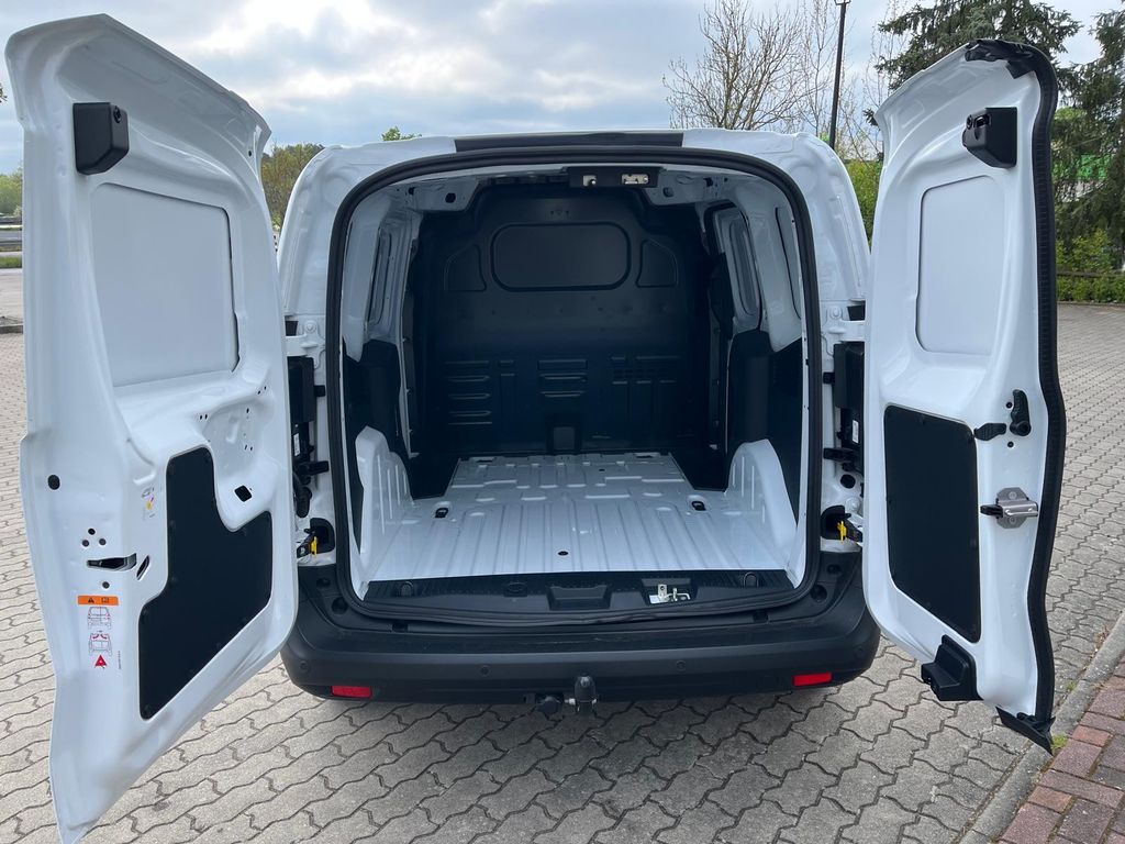 Ford Transit Courier 2025