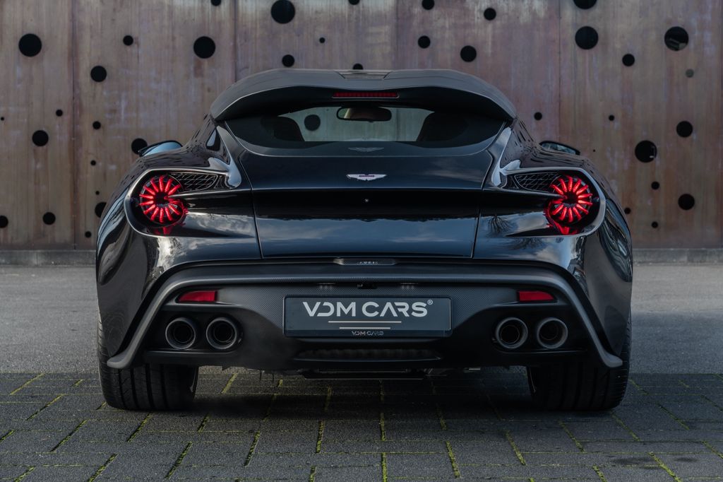 Aston Martin Vanquish 2019