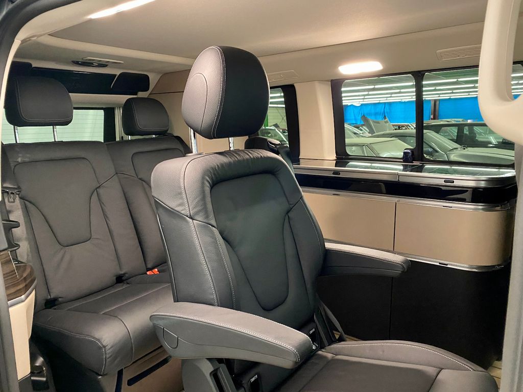 Mercedes-Benz 220 2022