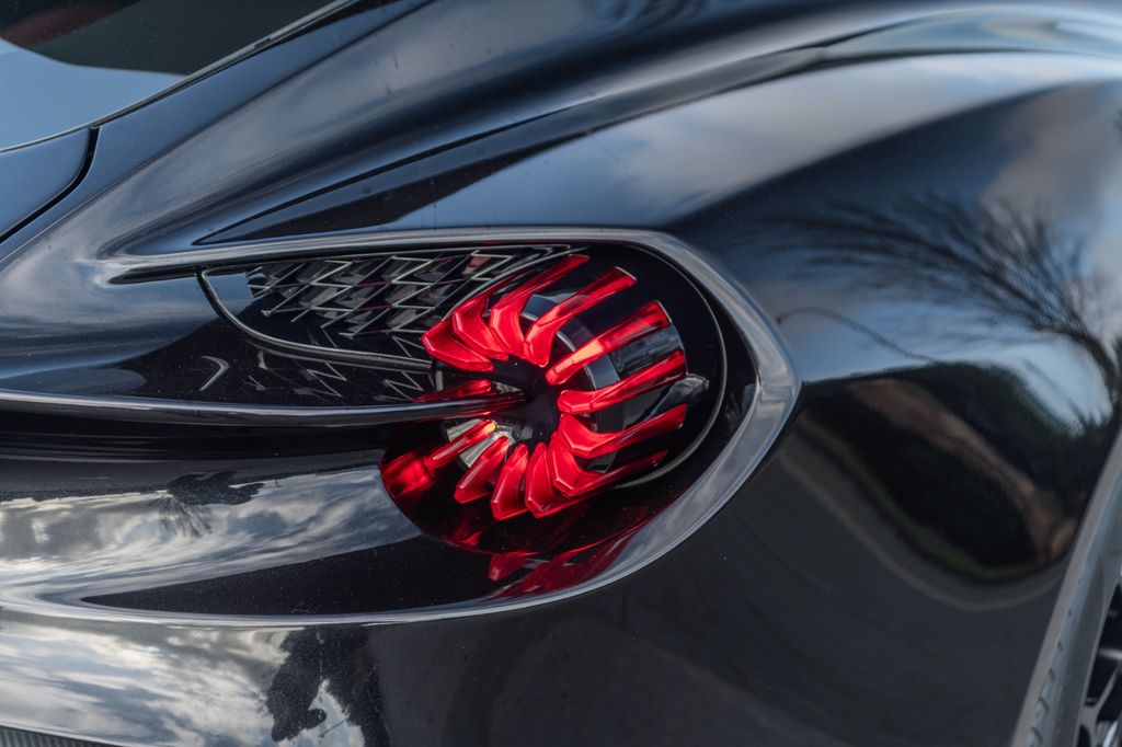 Aston Martin Vanquish 2019