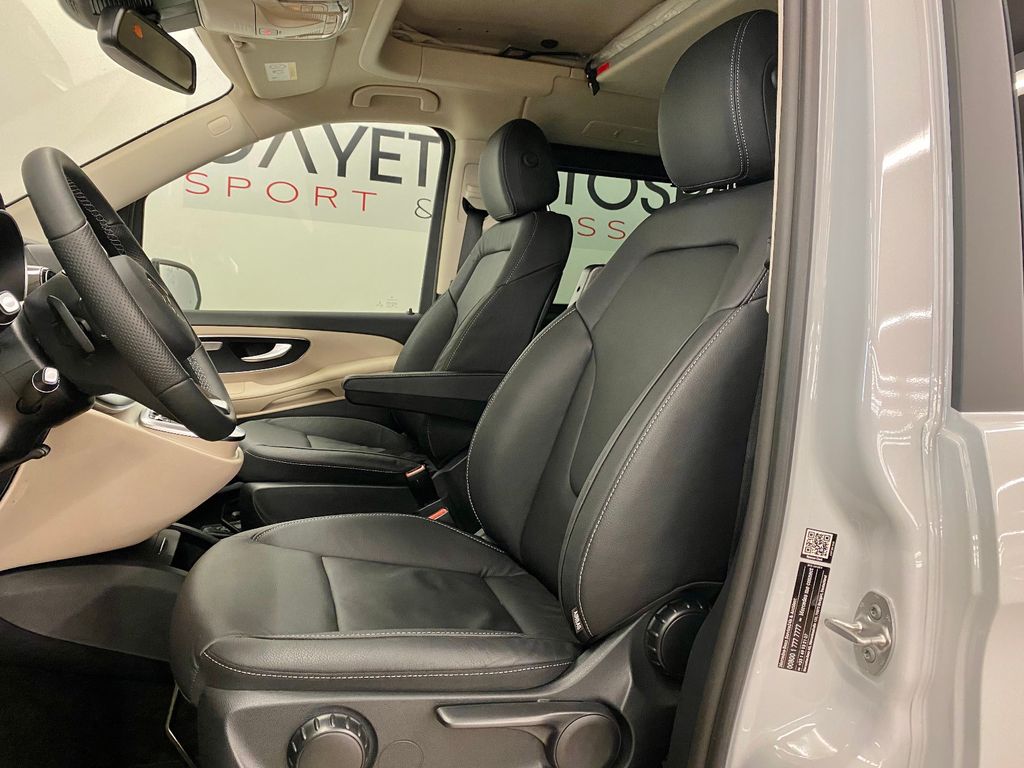 Mercedes-Benz 220 2022