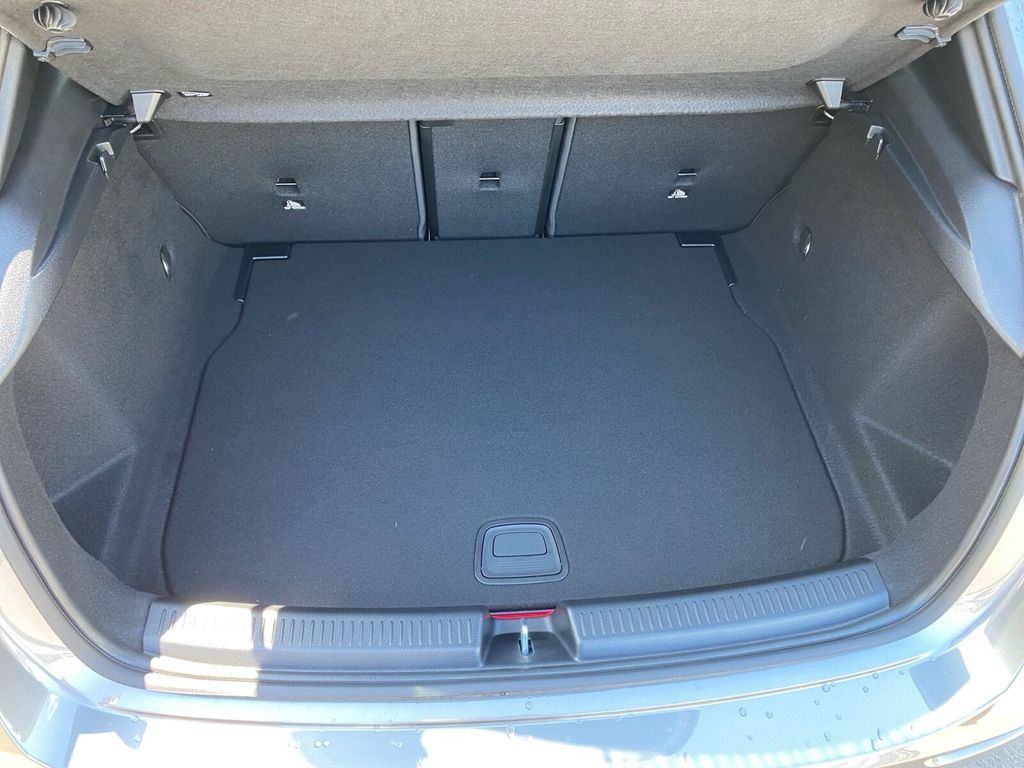 Mercedes-Benz A 200 2025