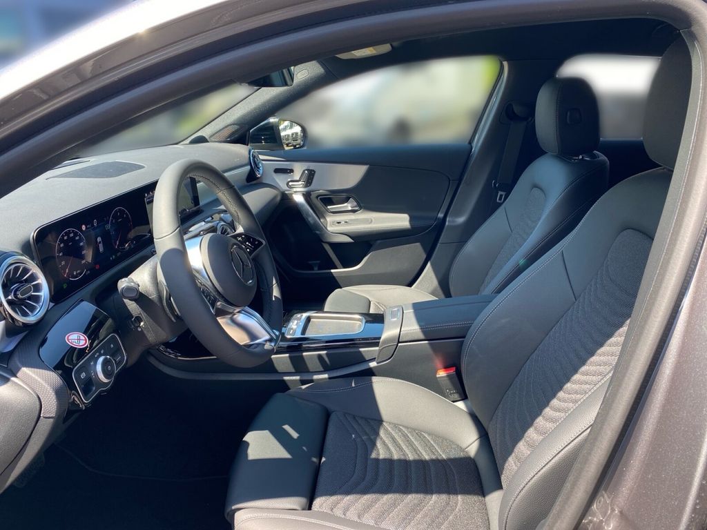 Mercedes-Benz A 200 2025