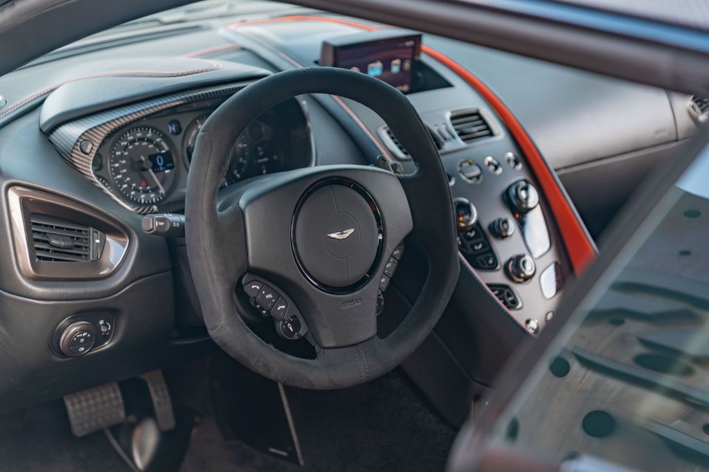 Aston Martin Vanquish 2019